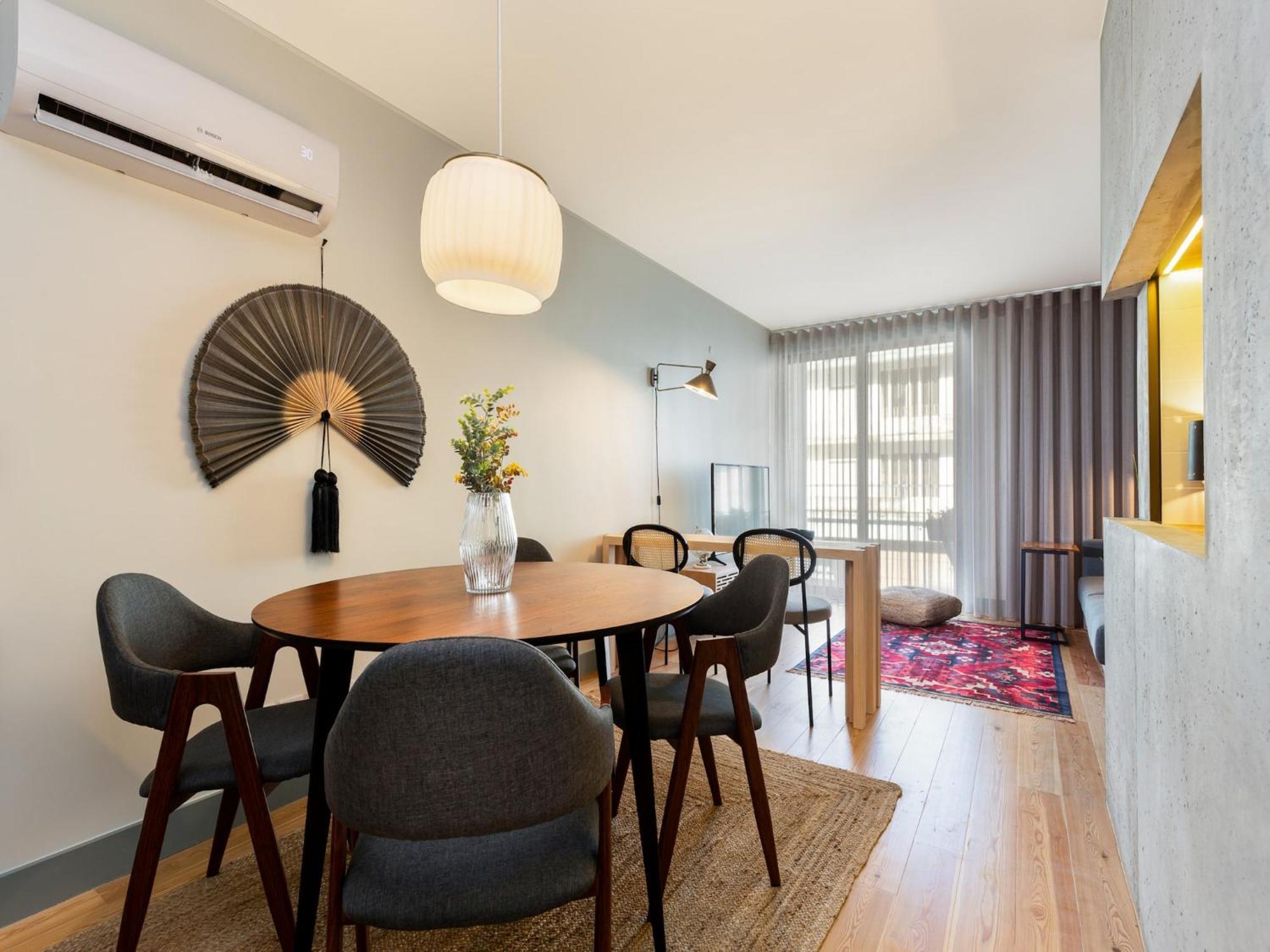 For 5 Persons In * Oporto